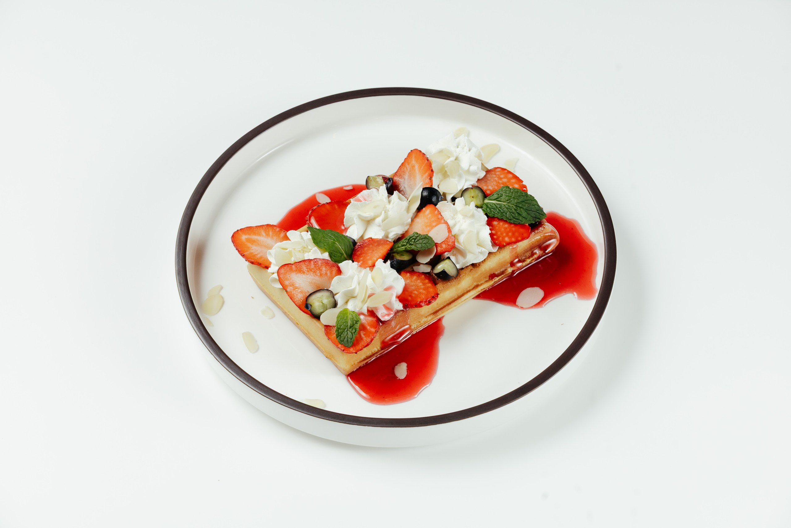 С крем-чизом и ягодами